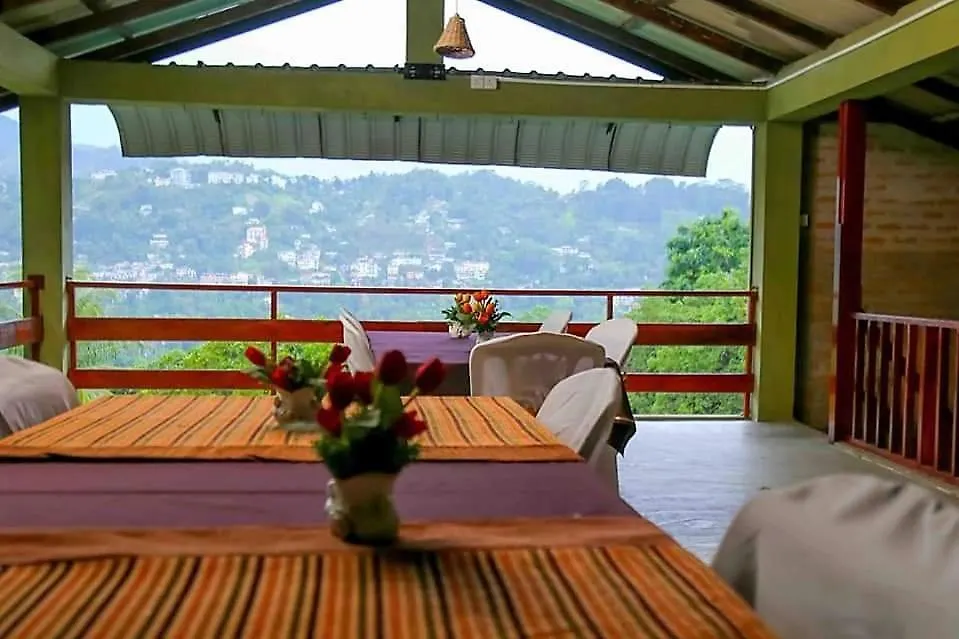 Deer Point Hotel Kandy Rezort