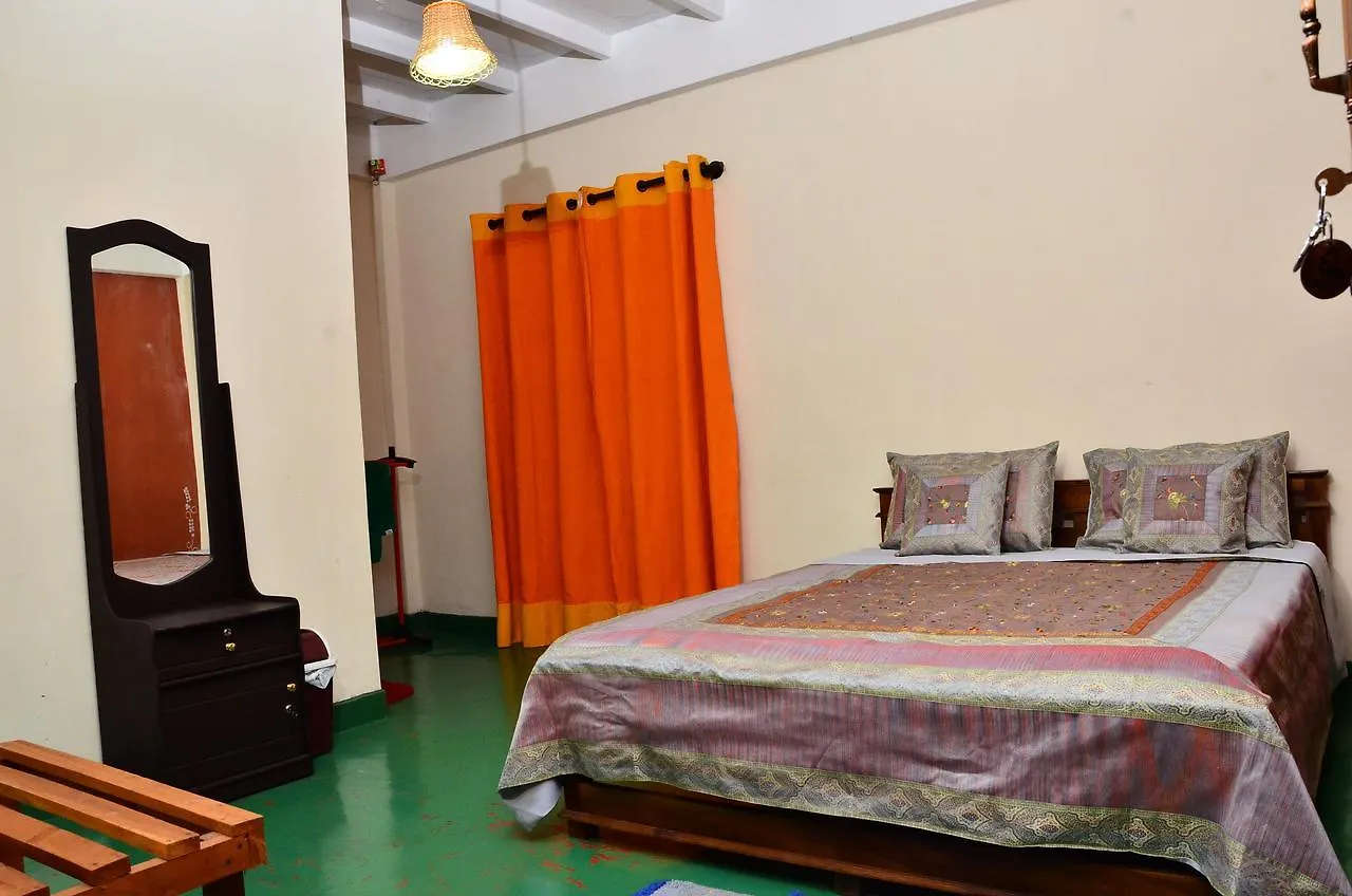 Deer Point Hotel Kandy