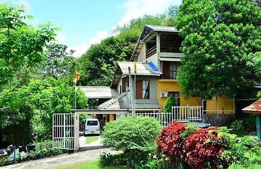 Deer Point Hotel 康提 度假村