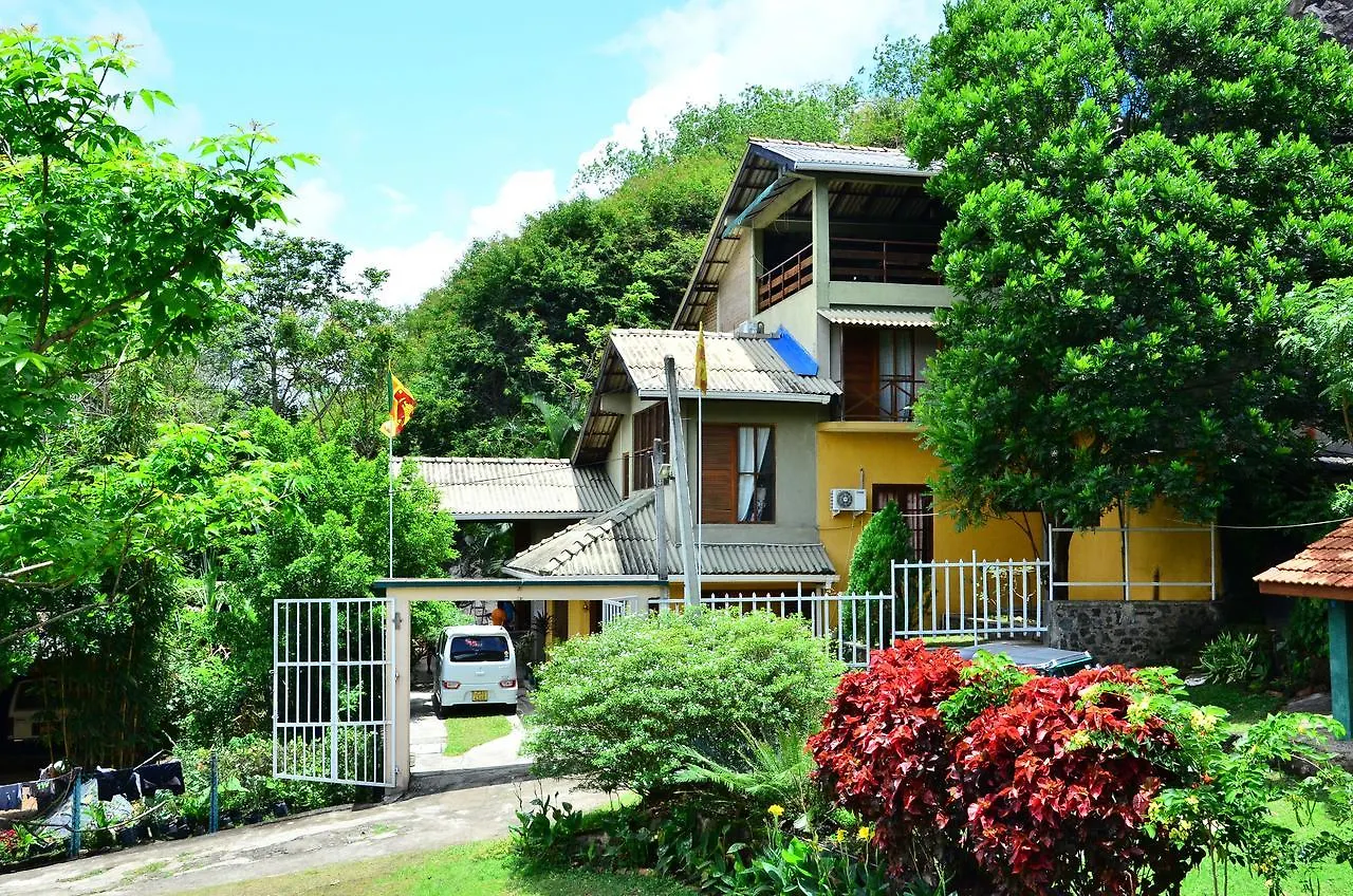 Deer Point Hotel 康提