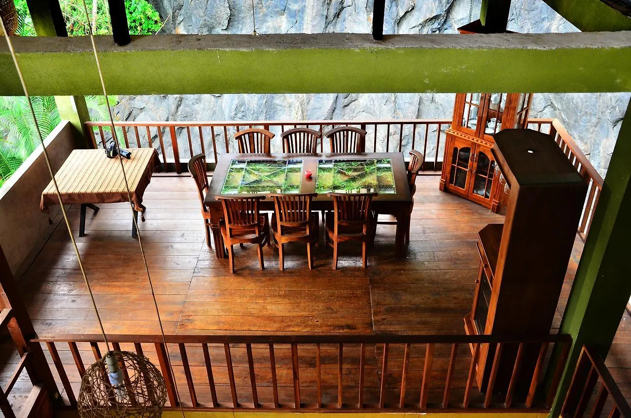 Deer Point Hotel 康提
